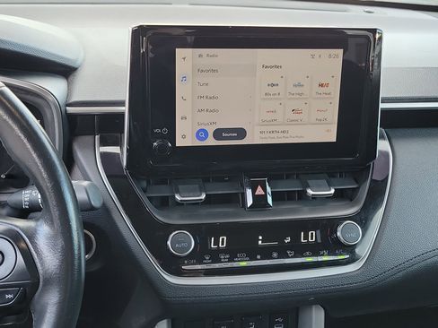 Used 2023 Toyota Corolla Cross XLE w/ Convenience Package image 11