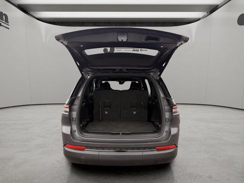 Used 2025 Jeep Grand Cherokee L Altitude RWD image 9