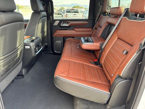 New 2026 GMC Sierra 3500 Denali Ultimate w/ LPO, Black Badging Package image 21