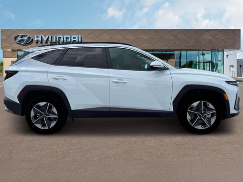 New 2025 Hyundai Tucson SEL image 9