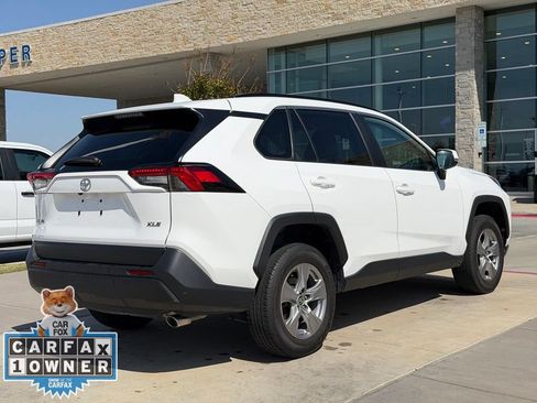 Used 2025 Toyota RAV4 XLE FWD image 19