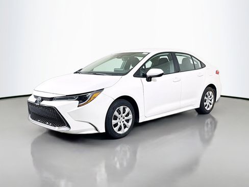 Used 2021 Toyota Corolla LE image 4