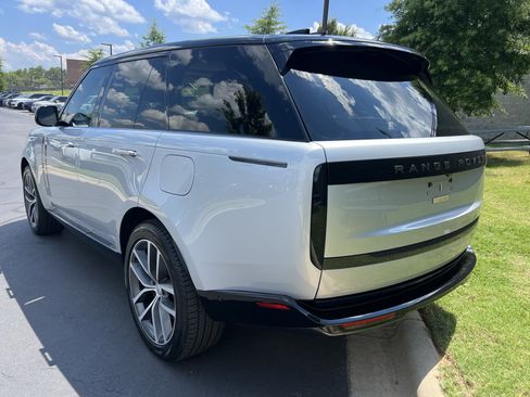 Certified 2025 Land Rover Range Rover SE AWD/4WD image 5
