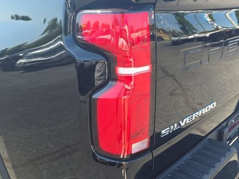 Used 2024 Chevrolet Silverado 2500 High Country w/ High Country Premium Package AWD/4WD image 35