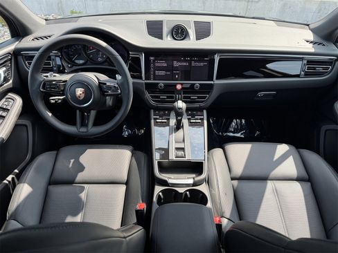 New 2026 Porsche Macan image 13