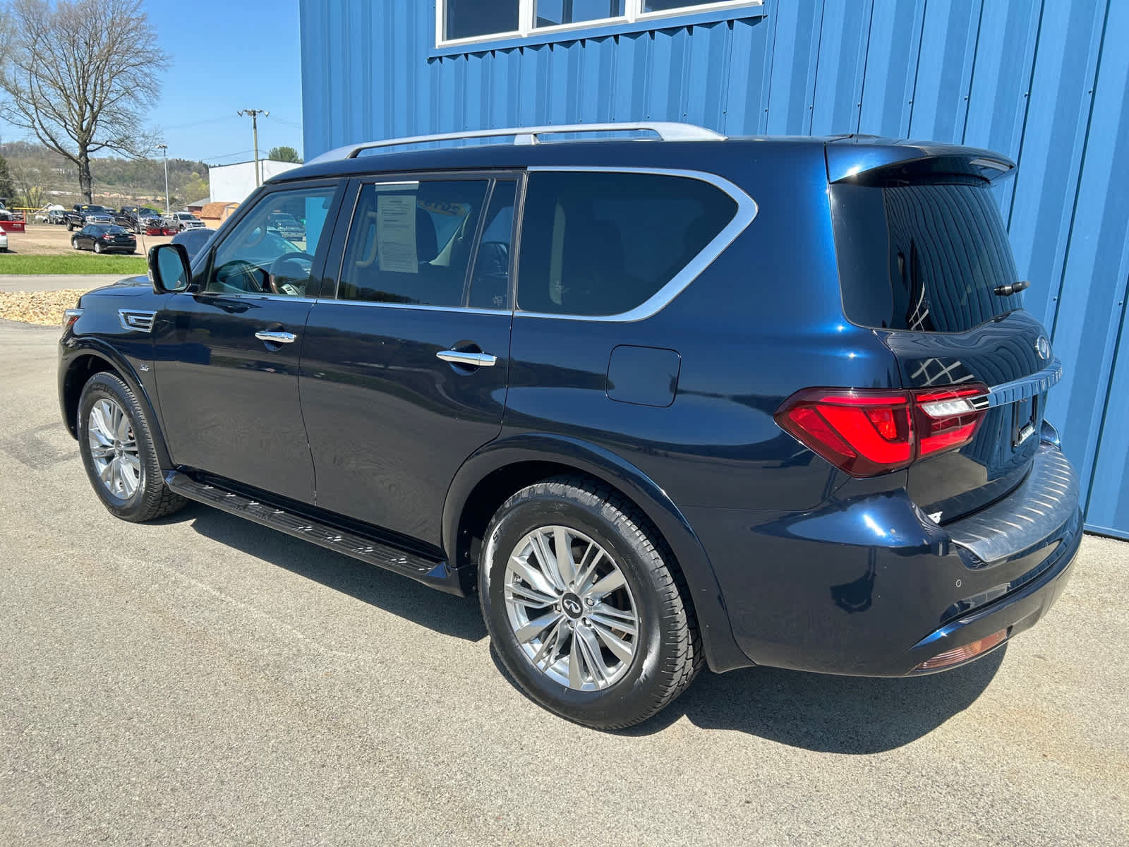 Used 2019 INFINITI QX80 Luxe AWD/4WD image 3