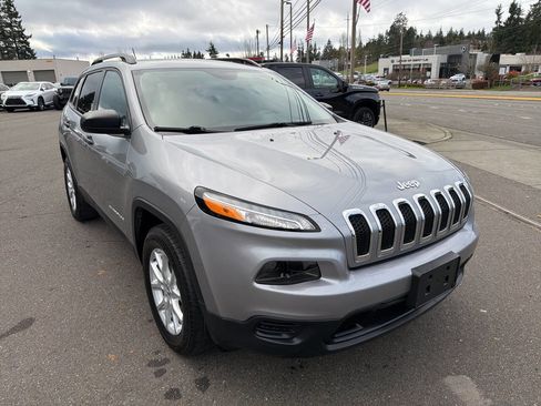 Used 2016 Jeep Cherokee Sport image 8