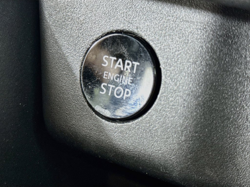 Used 2025 Nissan Rogue SV FWD image 21
