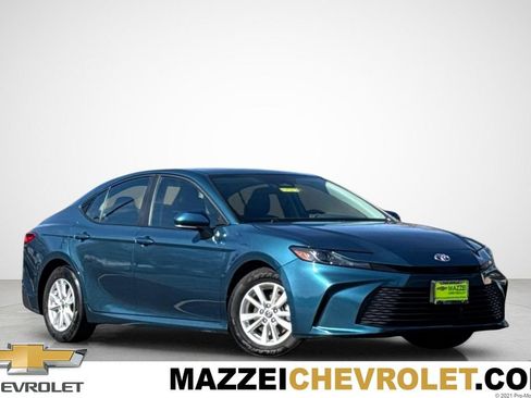 Used 2025 Toyota Camry LE image 1