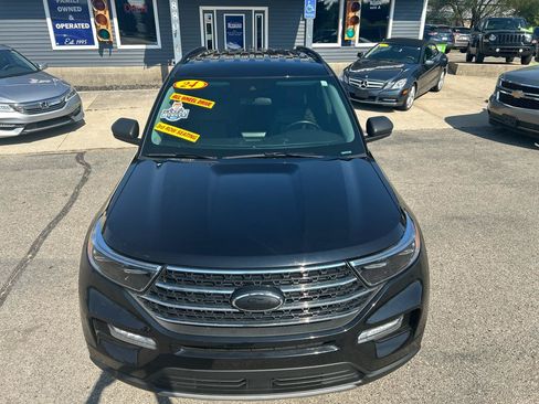 Used 2024 Ford Explorer XLT w/ Equipment Group 202A AWD/4WD image 7