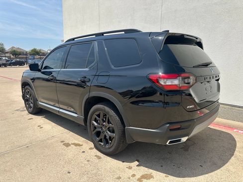 Used 2025 Honda Pilot Touring image 5