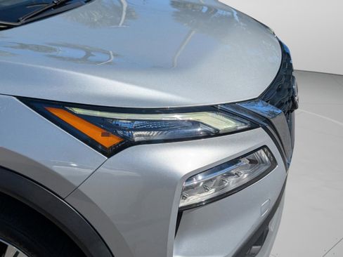 Used 2023 Nissan Rogue SV image 10