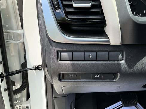 Certified 2023 Nissan Rogue SV w/ SV Premium Package FWD image 13