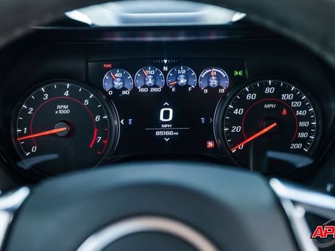 Used 2019 Chevrolet Camaro SS RWD image 10