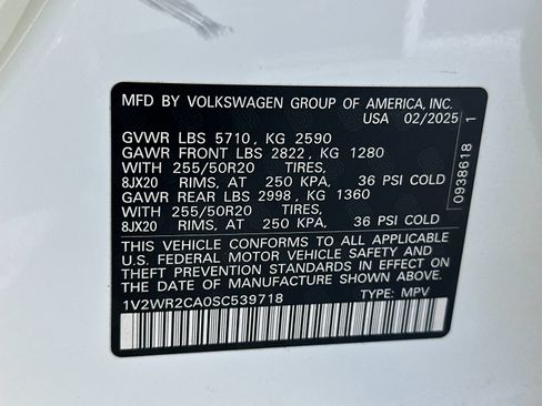 Used 2025 Volkswagen Atlas SE FWD image 28