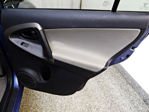 Used 2011 Toyota RAV4 4WD w/ Base L4 Extra Value Pkg image 12
