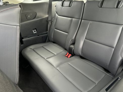 Used 2025 Ford Explorer Active w/ Active Comfort Package image 15