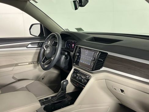 Used 2023 Volkswagen Atlas SE image 32