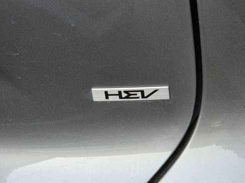 Used 2025 Kia Niro LX image 10