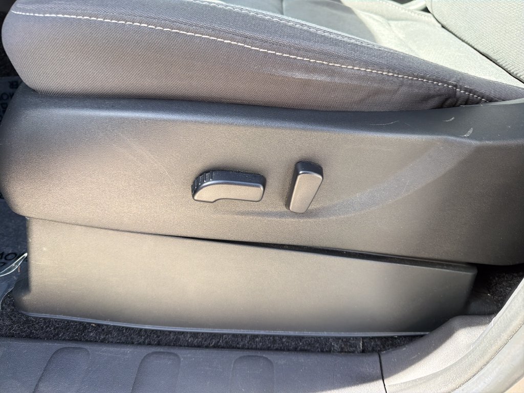 Used 2024 Nissan Frontier SV RWD image 14