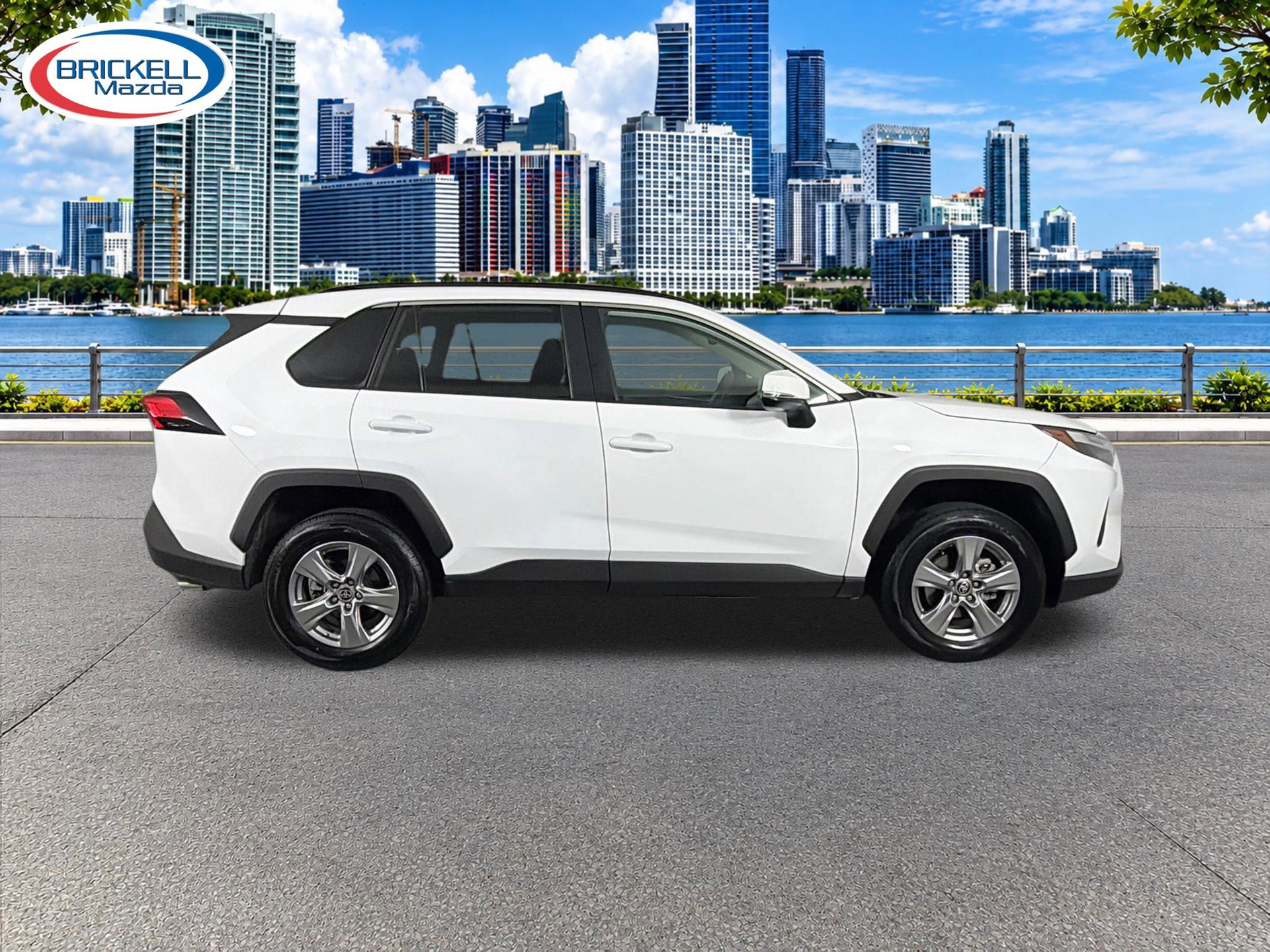 Used 2025 Toyota RAV4 XLE FWD image 3
