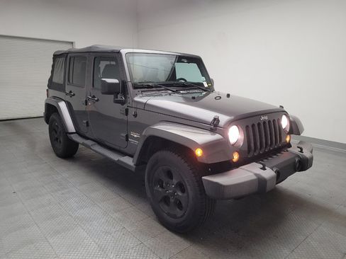 Used 2014 Jeep Wrangler Unlimited Sahara w/ Connectivity Group AWD/4WD image 13