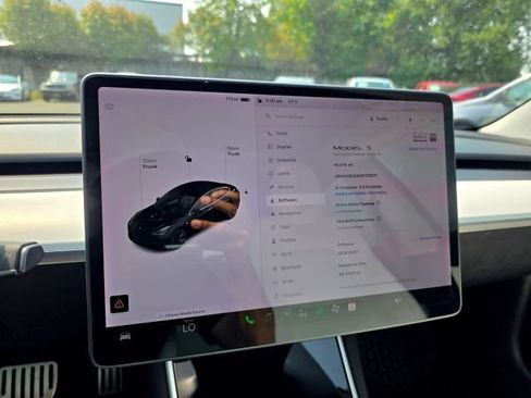 Used 2019 Tesla Model 3 RWD image 2