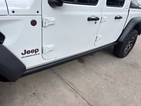 New 2026 Jeep Gladiator Rubicon image 13