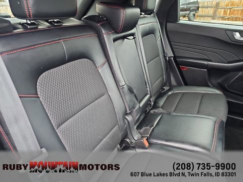 Used 2025 Ford Escape ST-Line image 30
