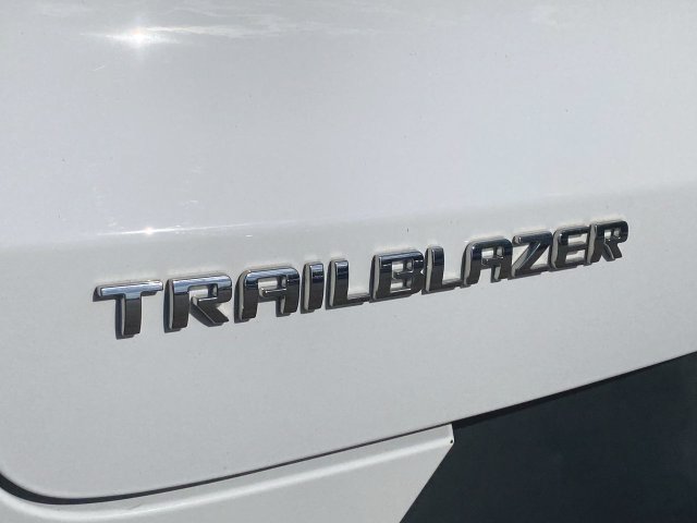 Used 2025 Chevrolet TrailBlazer LS w/ LS Convenience Package FWD image 29