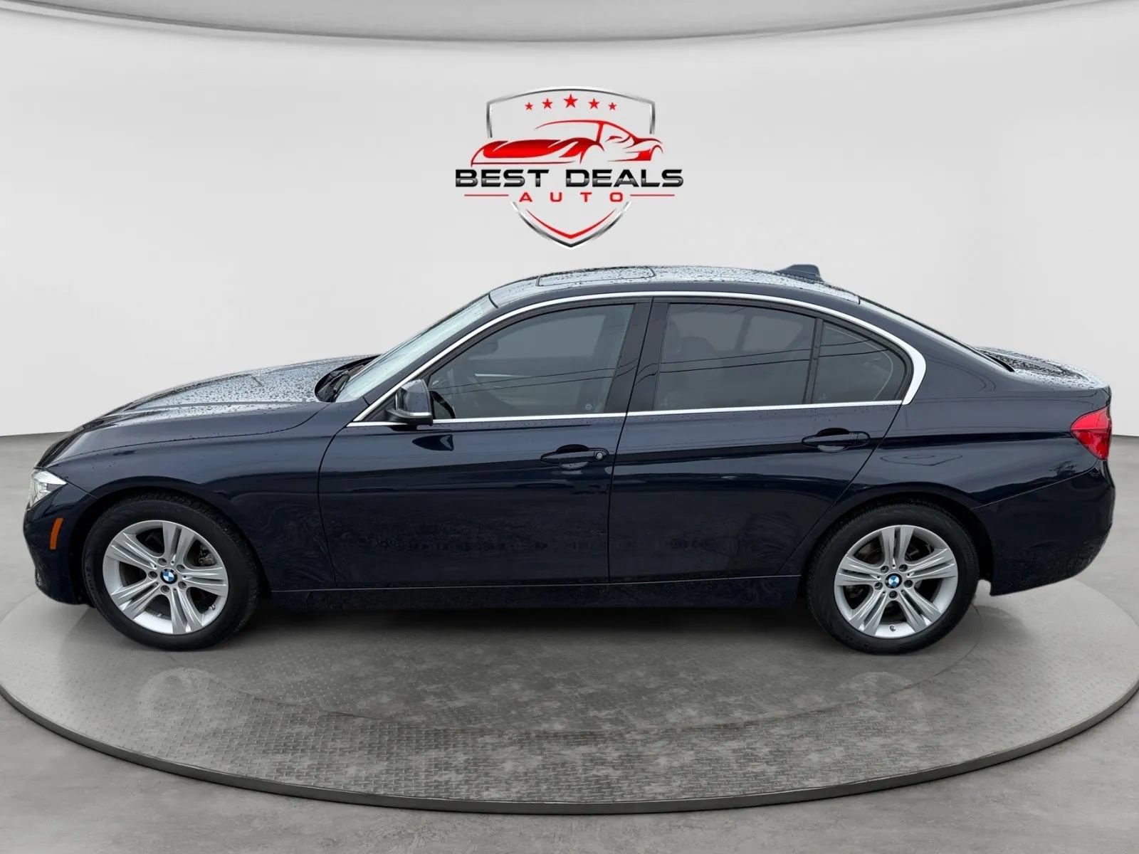 Used 2017 BMW 330i Sedan RWD image 2