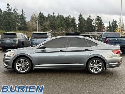 Used 2020 Volkswagen Jetta R-Line image 2