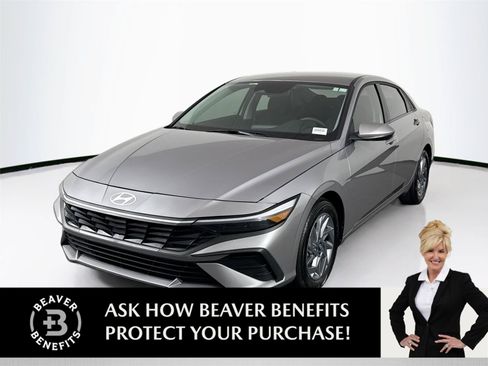 Used 2025 Hyundai Elantra Hybrid FWD image 1