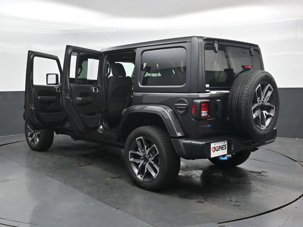 Used 2024 Jeep Wrangler Unlimited AWD/4WD image 48