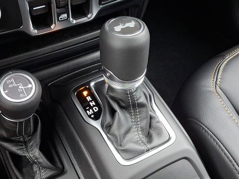 New 2026 Jeep Wrangler Unlimited Sahara AWD/4WD image 10