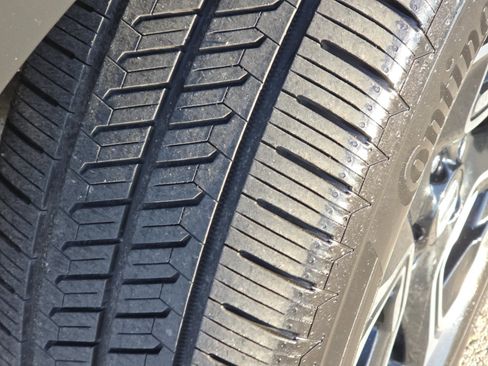 Used 2018 Honda CR-V Touring image 12