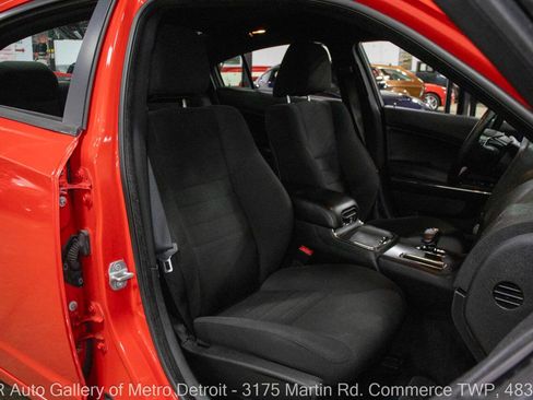 Used 2014 Dodge Charger SXT image 40