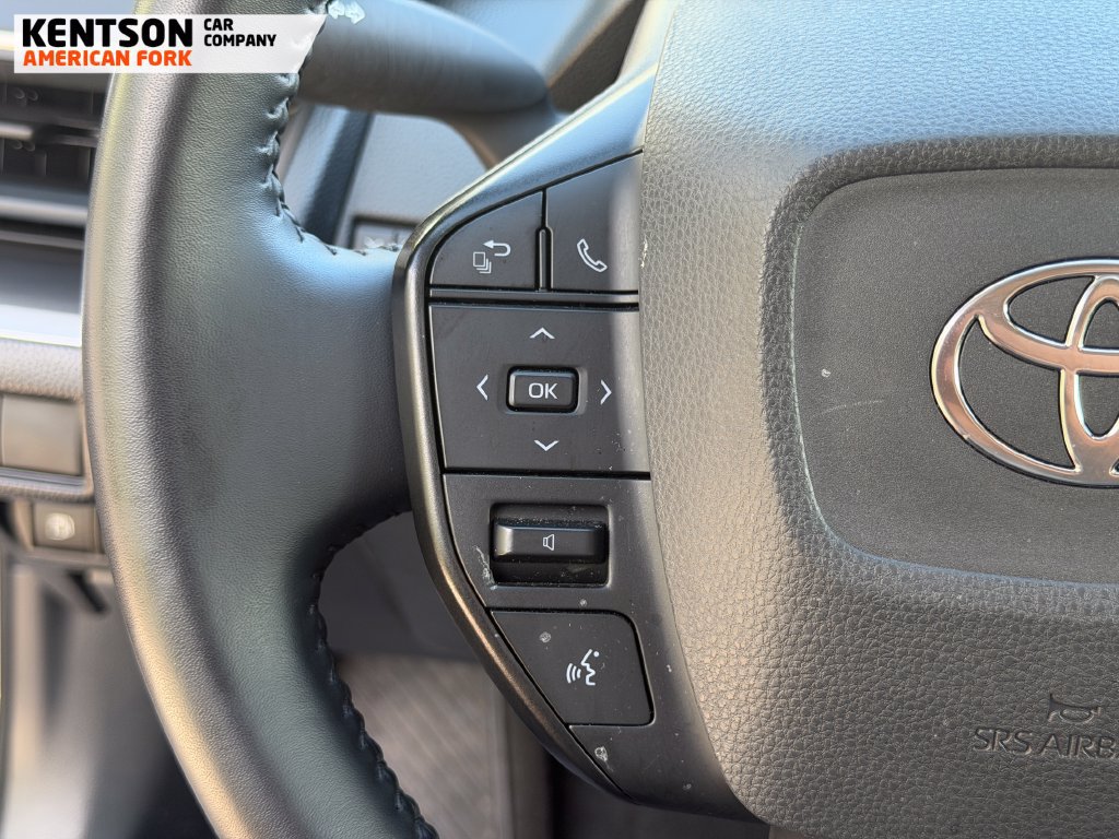Used 2025 Toyota Prius LE AWD/4WD image 16