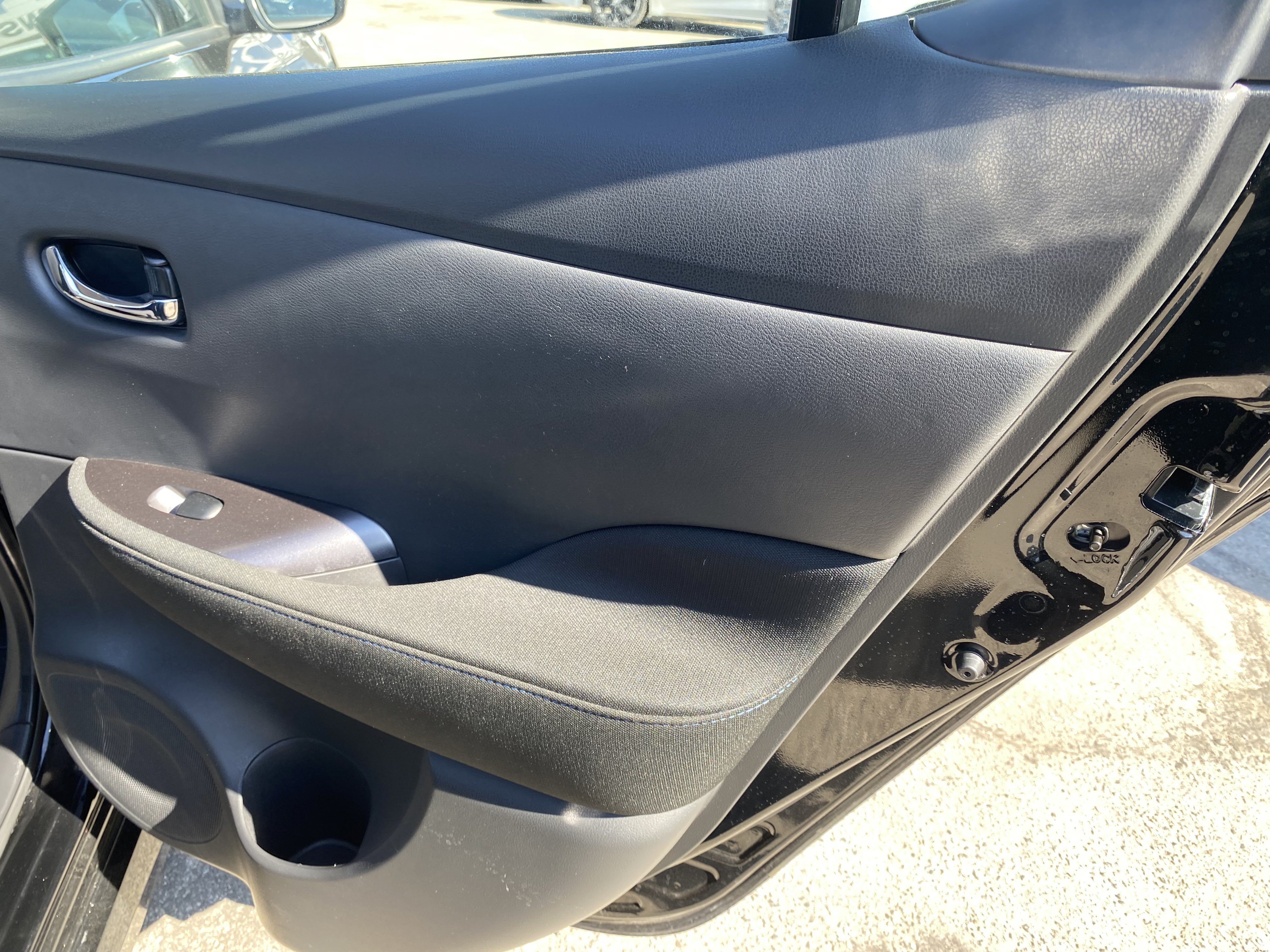 Used 2025 Nissan Leaf S FWD image 18