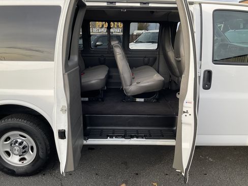 Used 2019 Chevrolet Express 2500 LT w/ LT Preferred Equipment Group image 30