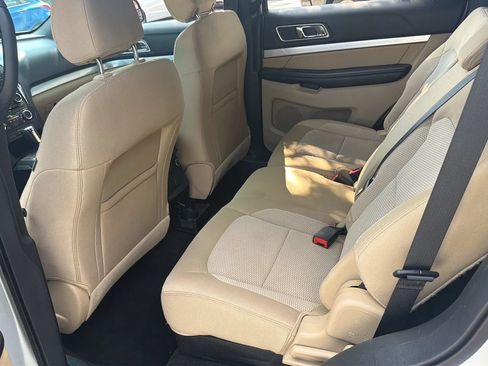 Used 2016 Ford Explorer XLT AWD/4WD image 16