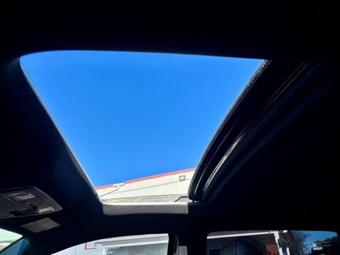 Used 2017 Toyota Tacoma Limited image 26