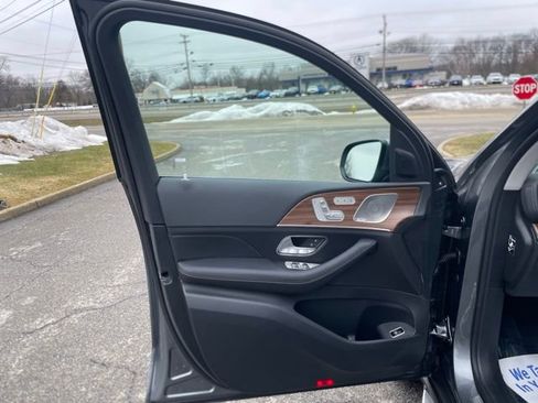 Used 2026 Mercedes-Benz GLS 450 4MATIC image 22