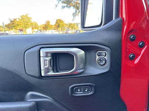 New 2025 Jeep Gladiator Sport image 13