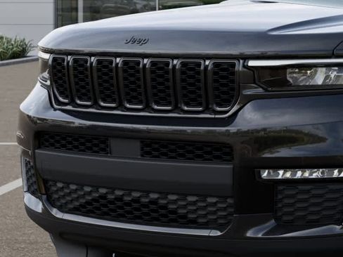New 2025 Jeep Grand Cherokee L Limited w/ Black Appearance Package AWD/4WD image 11