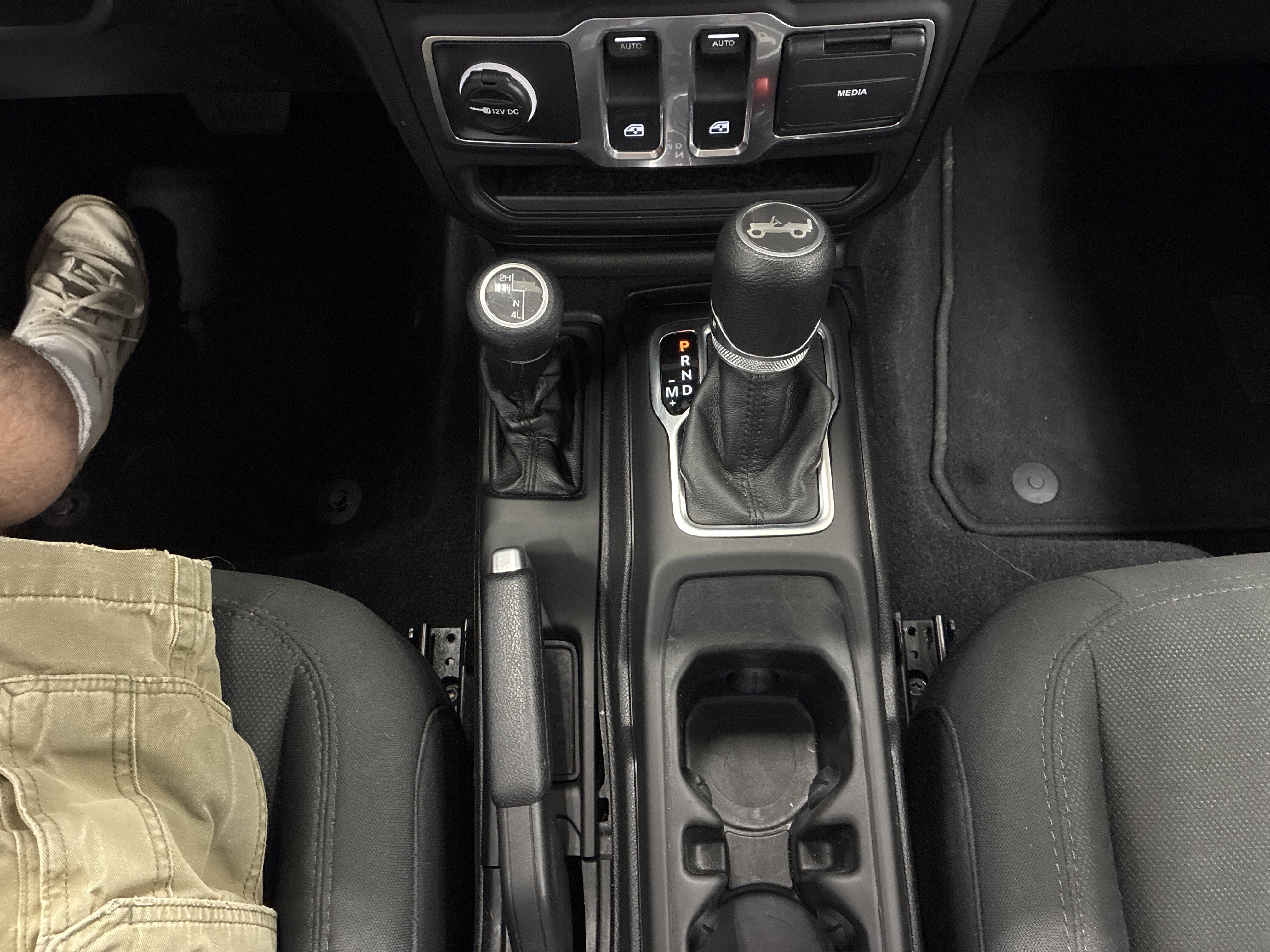 Used 2019 Jeep Wrangler Sport AWD/4WD image 17