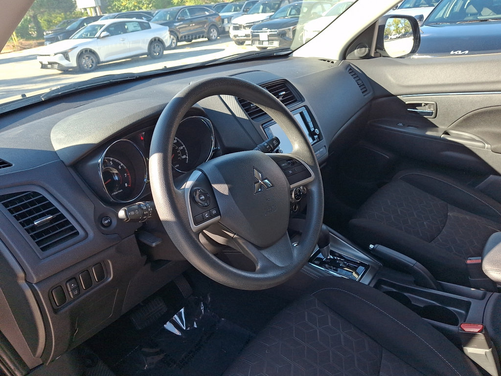 Used 2025 Mitsubishi Outlander Sport ES AWD/4WD image 25