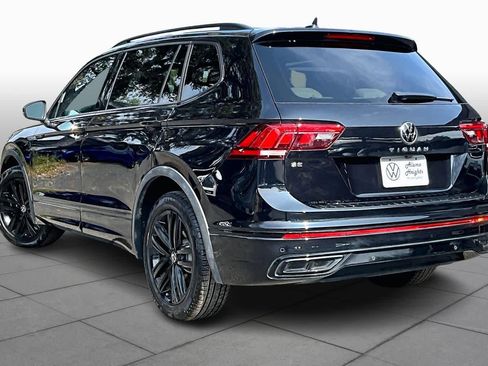 Certified 2022 Volkswagen Tiguan SE R-Line image 11