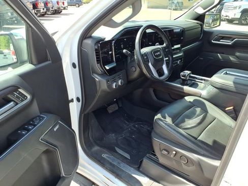 Used 2022 GMC Sierra 1500 SLT w/ SLT Premium Plus Package AWD/4WD image 10