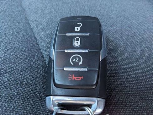 Used 2020 RAM 1500 Big Horn AWD/4WD image 32